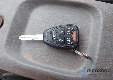 2007 Chrysler Town & Country Touring из США, поврежденный, VIN 2A4GP54L77R183757